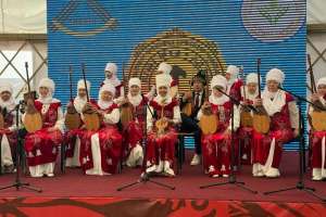 Елордалық зейнеткерлер этноауылда өнер көрсетті