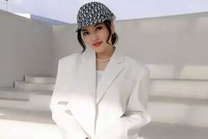 Ерке Есмахан мен Райымның Америкадағы концерті неге болмады