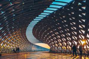 Елордада жаяу жүргіншілер көпірінде көлігімен ойқастаған жүргізуші қамауға алынды