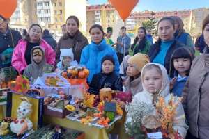 Елордадағы мектепте «Күзгі асар» шоу бағдарламасы өтті