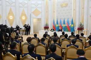 Қазақстан мен Әзербайжан президенттері брифинг өткізді