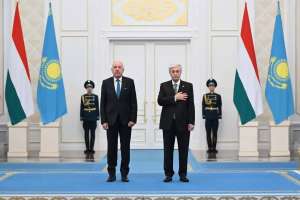 Тоқаев Ақордада Мажарстан Президентін салтанатты түрде қарсы алды