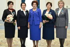 Мектептерде қанша «Еңбек Ері» атағын алған ұстаз қызмет етеді