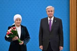 Тоқаев бір топ ұстазды мемлекеттік наградамен марапаттады