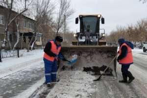 Астанада 2 800-ден астам жұмысшы қар тазалауға шықты