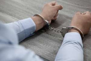 Ақтөбеде азаматтардың 100 млн теңгесін жымқырған күдікті ұсталды