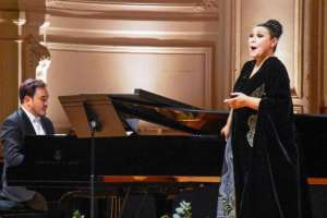 Майра Мұхамедқызы Парижде жеке концертін өткізді