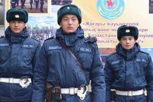 Ұлттық ұлан сарбаздары жоғалған баланы ата-анасына табыстады