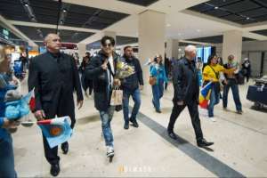 Димаш Құдайбергенді Берлинде жанкүйерлері ыстық ықыласпен қарсы алды