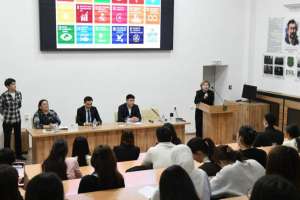 «Эко-Хаб» елордалық студенттерге қалдықтарды қайта өңдеудің маңыздылығы туралы түсіндірді
