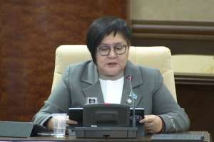 Мәжіліс депутаты Ажар Сағындықова қазақстандық әйелдер үшін қысқартылған жұмыс аптасын заңмен бекітуді ұсынды