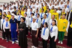 Жұмысшы мамандықтар жылы: Астанада «Еңбек адамы» әніне бейнебаян түсірілді - ВИДЕО