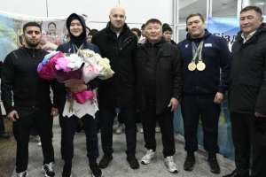 Астаналықтар Жапонияда өтіп жатқан Сурдлимпиада ойындарынан жеңіспен оралған спортшыларды қарсы алды