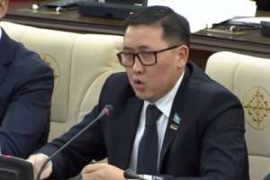 Мәжіліс депутаты ауруханалардағы көлік тұрағы мәселесін көтерді