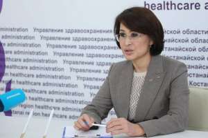 Ақмарал Әлназарова ұшақта есінен танып қалған бойжеткенге көмек көрсетті (ВИДЕО)