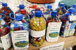 Астаналық оқушылар әлеуметтік экологиялық акцияға қатысып жатыр