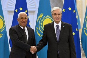 Тоқаев Ақордада Еуропалық Кеңес Президентін қарсы алды