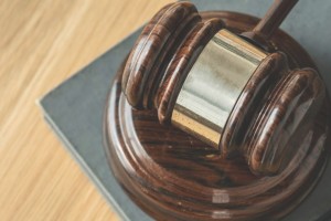 Полиция қызметкерін қорлаған жасөспірімге сот үкімі шықты