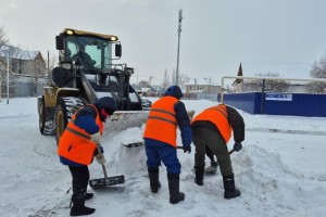 Астанада үш мыңнан астам жұмысшы қар күреуге шықты