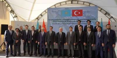 Colman Domingo and Jude Law at amfAR’s Venice Gala