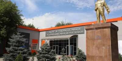 Colman Domingo and Jude Law at amfAR’s Venice Gala