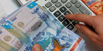 Colman Domingo and Jude Law at amfAR’s Venice Gala