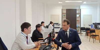 Colman Domingo and Jude Law at amfAR’s Venice Gala