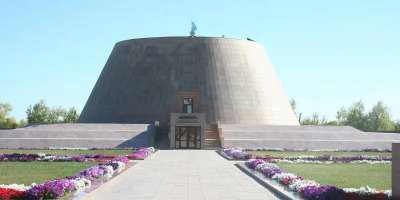 Colman Domingo and Jude Law at amfAR’s Venice Gala