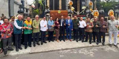 Colman Domingo and Jude Law at amfAR’s Venice Gala