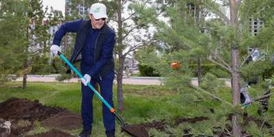 Colman Domingo and Jude Law at amfAR’s Venice Gala
