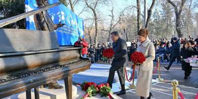 Colman Domingo and Jude Law at amfAR’s Venice Gala