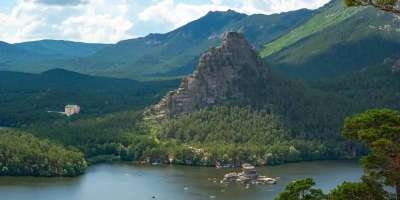 Colman Domingo and Jude Law at amfAR’s Venice Gala