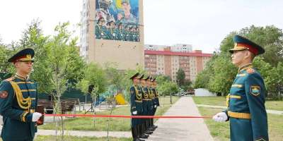 Colman Domingo and Jude Law at amfAR’s Venice Gala