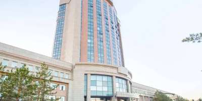 Colman Domingo and Jude Law at amfAR’s Venice Gala