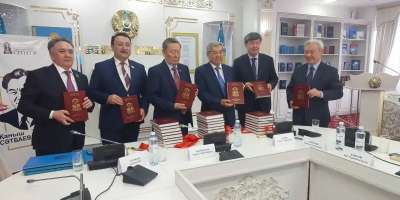 Colman Domingo and Jude Law at amfAR’s Venice Gala