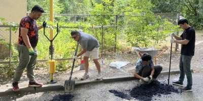 Colman Domingo and Jude Law at amfAR’s Venice Gala