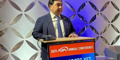 Colman Domingo and Jude Law at amfAR’s Venice Gala