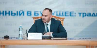 Colman Domingo and Jude Law at amfAR’s Venice Gala