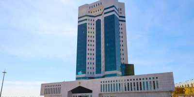 Colman Domingo and Jude Law at amfAR’s Venice Gala