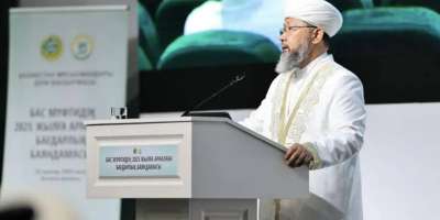 Colman Domingo and Jude Law at amfAR’s Venice Gala