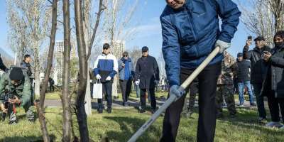 Colman Domingo and Jude Law at amfAR’s Venice Gala