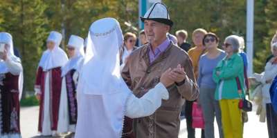 Colman Domingo and Jude Law at amfAR’s Venice Gala