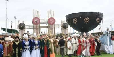 Colman Domingo and Jude Law at amfAR’s Venice Gala