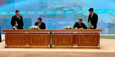 Colman Domingo and Jude Law at amfAR’s Venice Gala