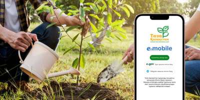 Colman Domingo and Jude Law at amfAR’s Venice Gala