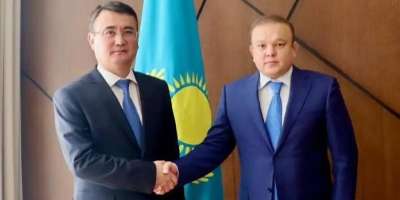 Colman Domingo and Jude Law at amfAR’s Venice Gala