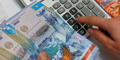 Colman Domingo and Jude Law at amfAR’s Venice Gala