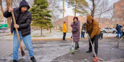Colman Domingo and Jude Law at amfAR’s Venice Gala