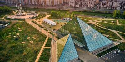Colman Domingo and Jude Law at amfAR’s Venice Gala