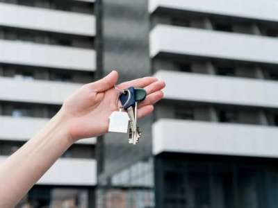 «Келіншегім - дәрігер, өзім - құрылысшы»: елордалық жігіт қалай баспаналы болғанын айтты